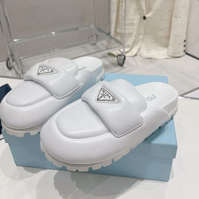 プラダ トライアングルロゴ ミュール スーパーコピー大人気! pua87598