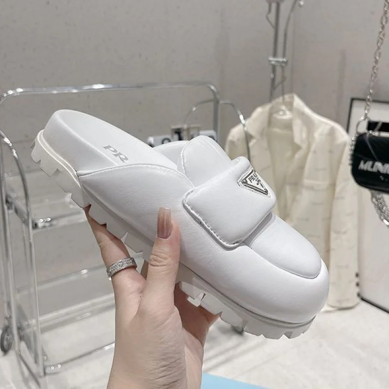 プラダ トライアングルロゴ ミュール スーパーコピー大人気! pua87598