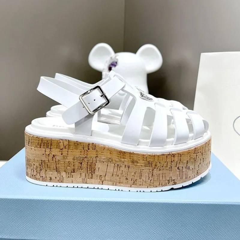 大人気!プラダ Rubber wedge platform sandals ウェッジサンダル コピー pub83961