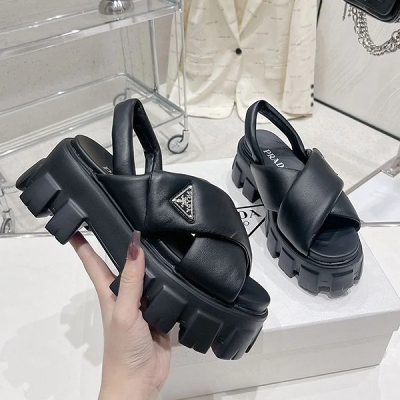 【プラダ コピー】ソフト パッド入りナッパ レザー ウェッジ サンダル pud11886