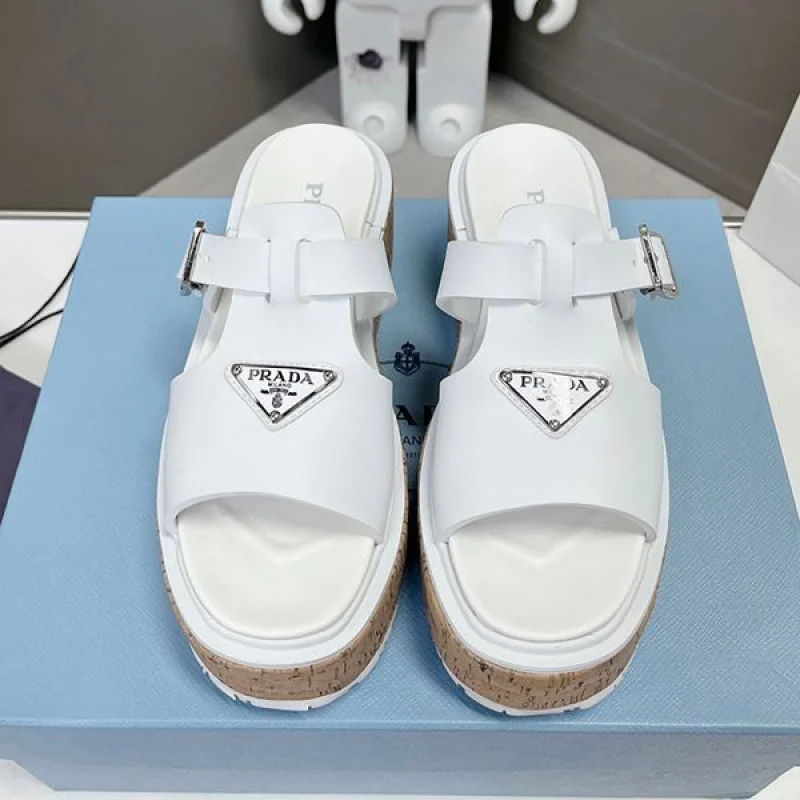 大注目プラダ コピー Rubber wedge platform sandals ウェッジサンダル pui03008