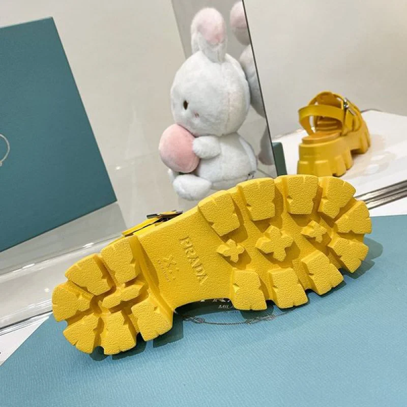 可愛いプラダ フォームラバー サンダル 偽物 pul33413