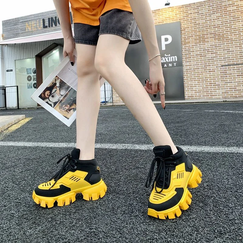 送料込プラダ クラウドバストサンダー ​偽物 スニーカー puv53541