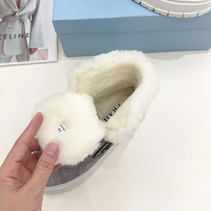 定番人気 プラダ もこもこ ショートブーツ 偽物 pul84228