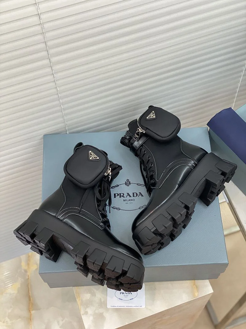 セール新作プラダ モノリス コピー レザーxナイロン コンバットブーツ pul98370