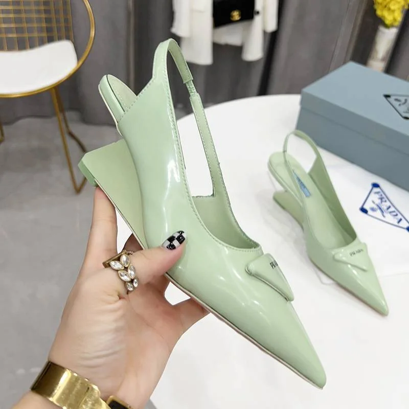 人気 最新 プラダ トライアングルロゴ パンプスサンダル コピー 多色 pur65071