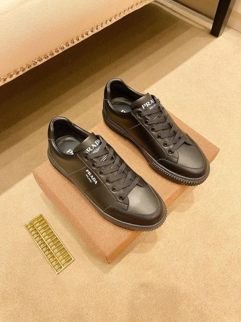 21AW新作プラダ コピー ロゴ レザー スニーカー puv31219