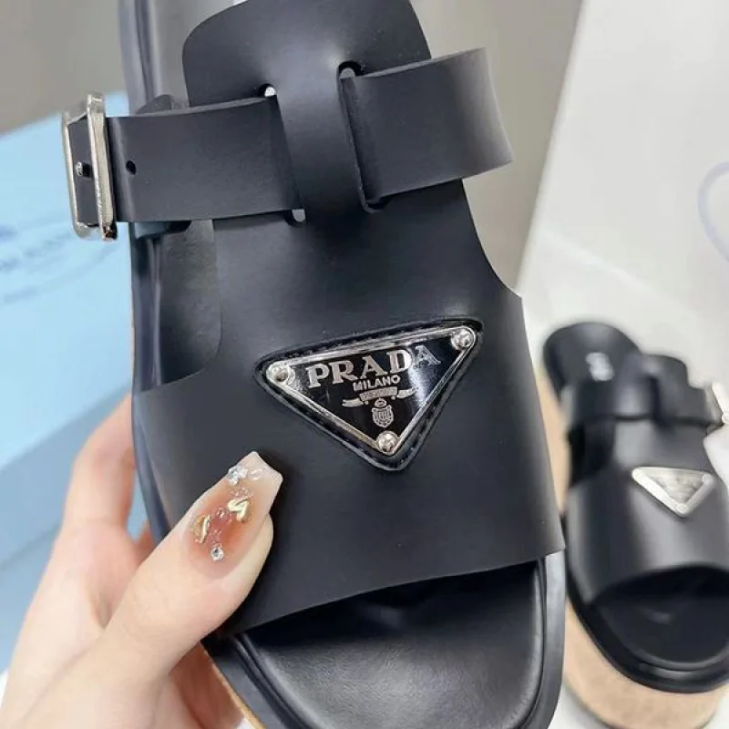 大注目プラダ コピー Rubber wedge platform sandals ウェッジサンダル puv41665