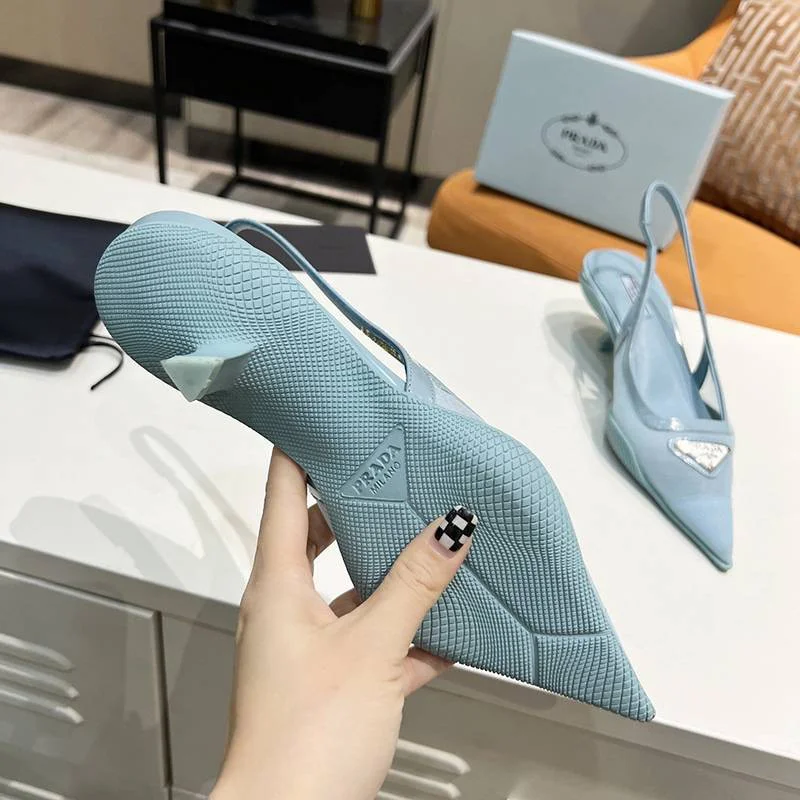 美脚が際立つ♡プラダ キャットヒールサンダル コピー puw41916