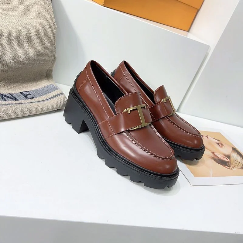 《大人気》関税送料込 TODS レザー Tタイムレスメタル ローファー コピー tob87668