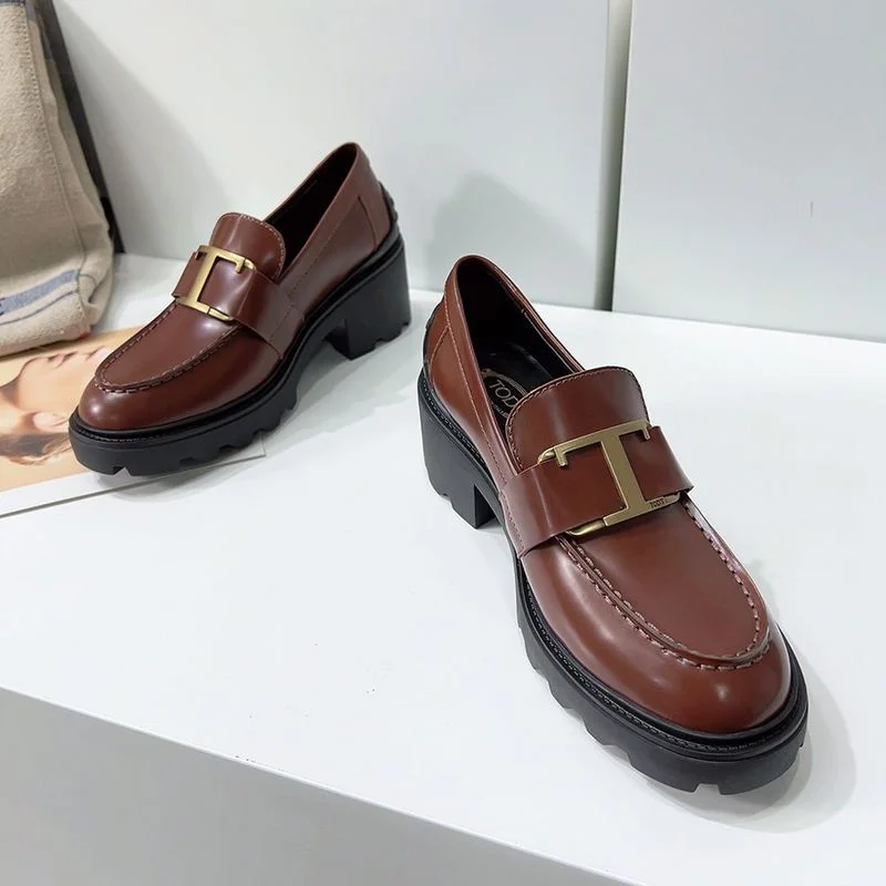 《大人気》関税送料込 TODS レザー Tタイムレスメタル ローファー コピー tob87668