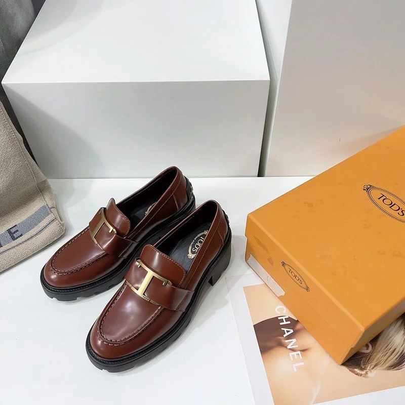 《大人気》関税送料込 TODS レザー Tタイムレスメタル ローファー コピー tob87668