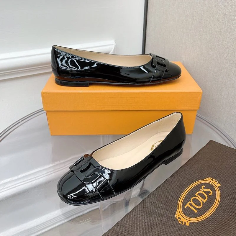 人気No1【トッズ コピー】チェーンモチーフ フラットシューズ tom99666