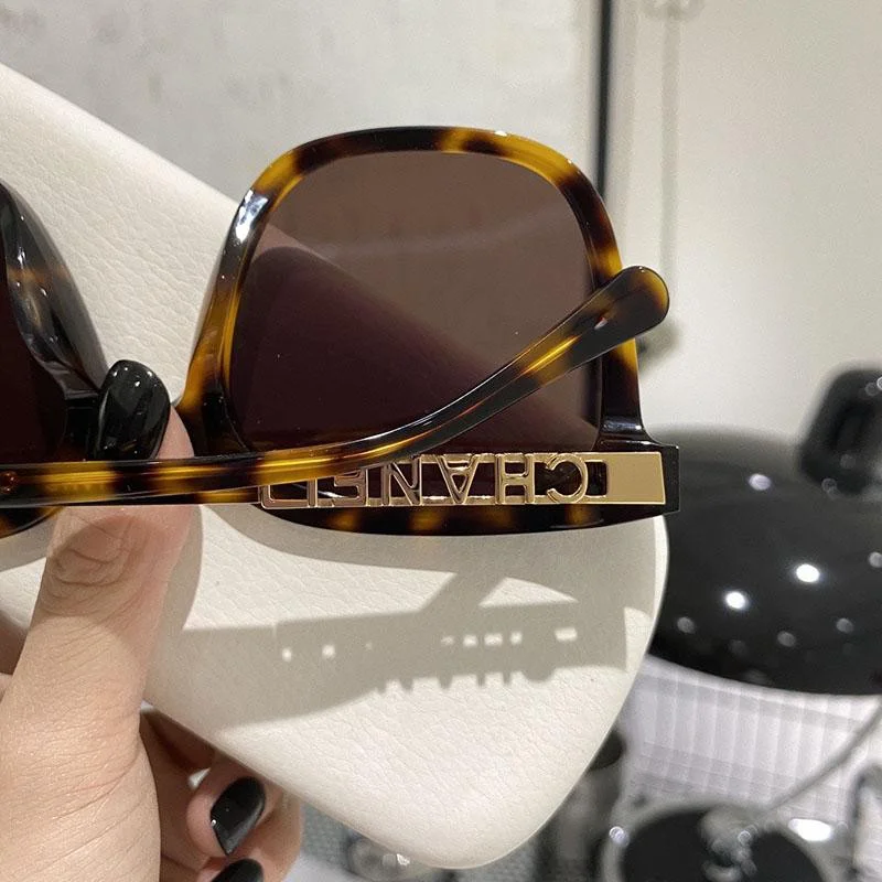 超話題!シャネル 偽物 スクエア シェイプ サングラス shg84889