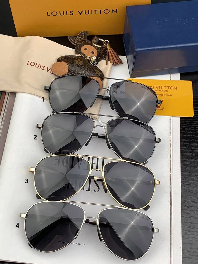 送料込 ルイヴィトン サングラス コピー クロックワイズ キャンバス vua81921