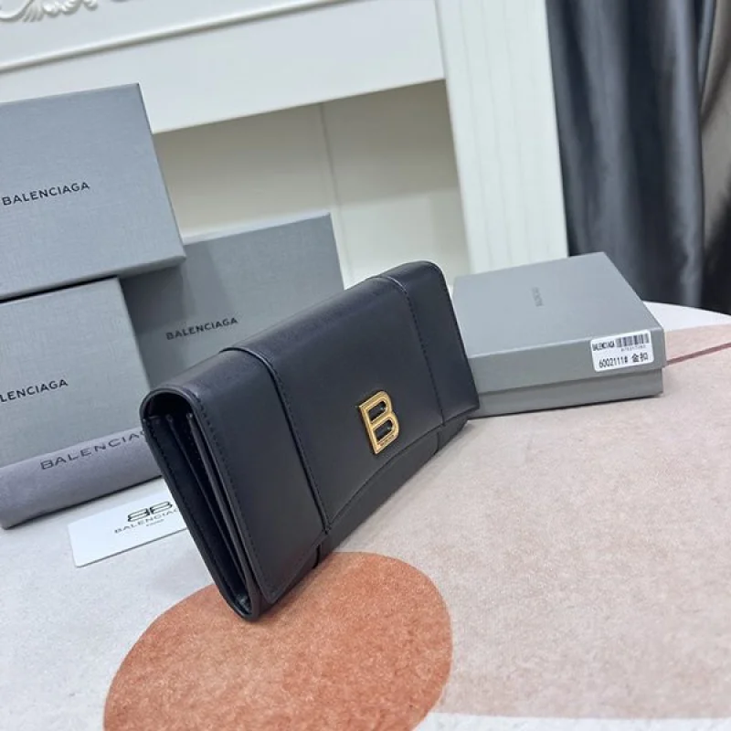 注目度抜群!バレンシアガ 長財布 偽物 60021111