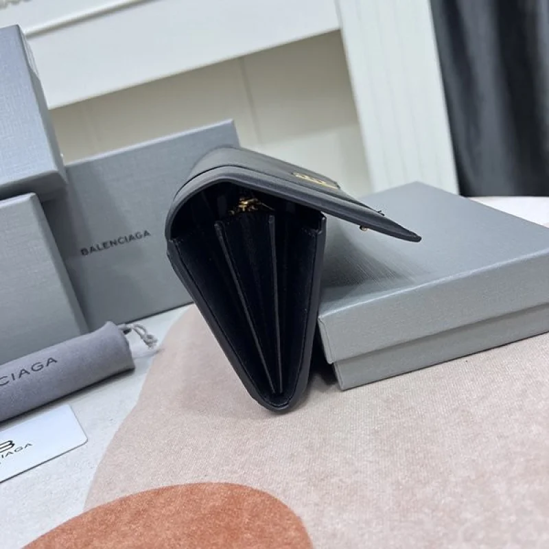 注目度抜群!バレンシアガ 長財布 偽物 60021111