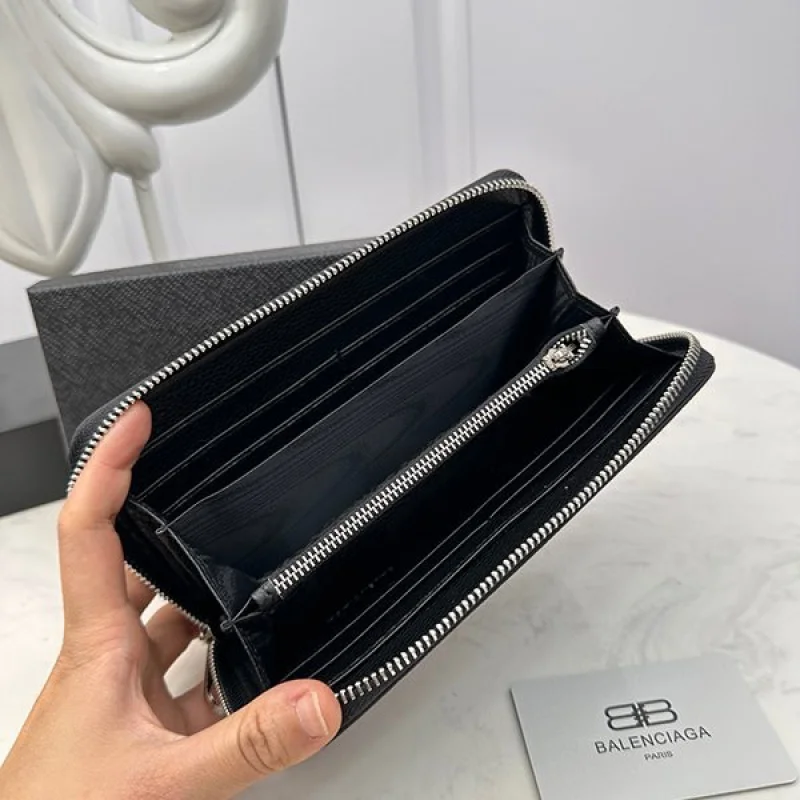【人気商品】バレンシアガ 折り財布 コピー 666054