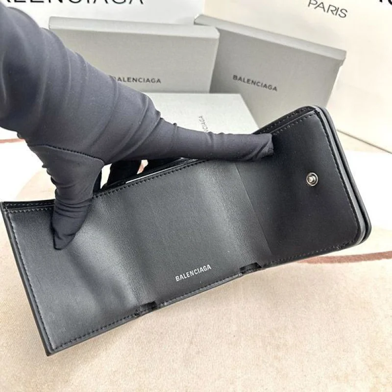 高級ブランドバレンシアガ 偽物 クロコダイル BB ミニウォレット bal33401