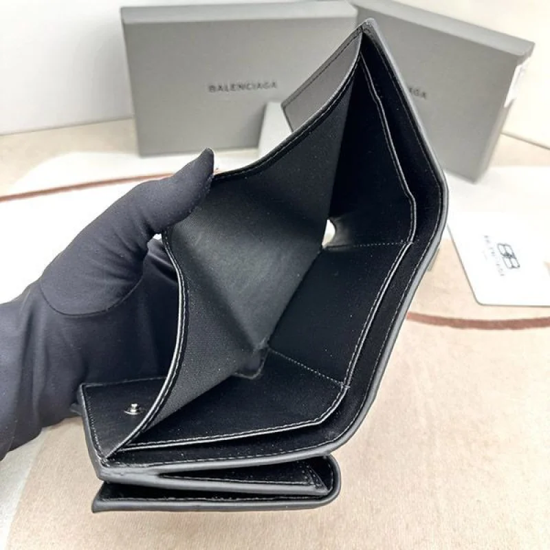 ★追跡付き発送で安心バレンシアガ コピー クロコダイル型押し ミニウォレット bay00612