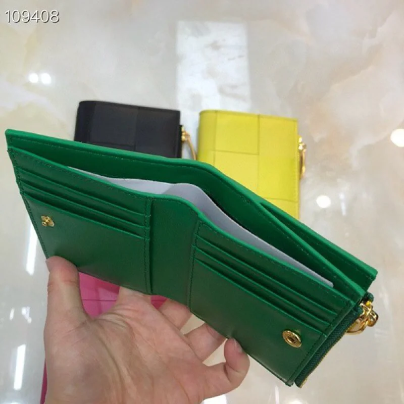 日本未入荷ボッテガ スーパーコピー 二つ折りファスナーウォレット 667130VCQC13722