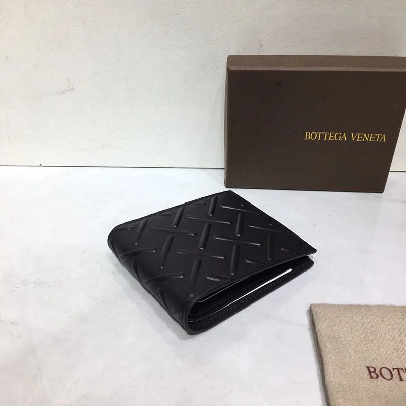 世界中で大人気♪ボッテガヴェネタ コピー 小銭入れ付き 折りたたみ財布 bom35069
