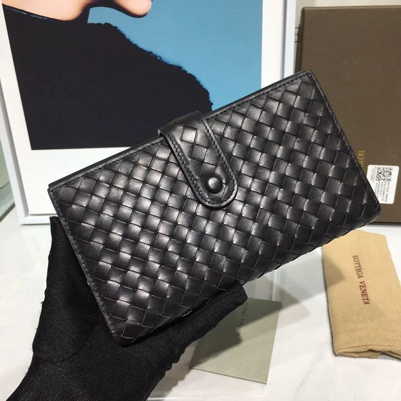超希少!ボッテガヴェネタ イントレチャート 偽物 ラム スナップ 長財布 bos76064
