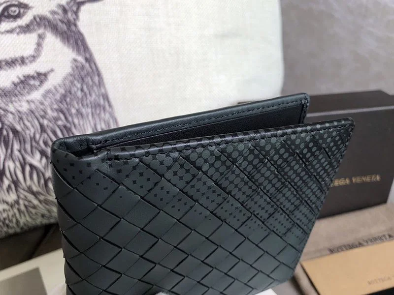 入手困難ボッテガヴェネタ 二つ折りウォレット スーパーコピー bow32212