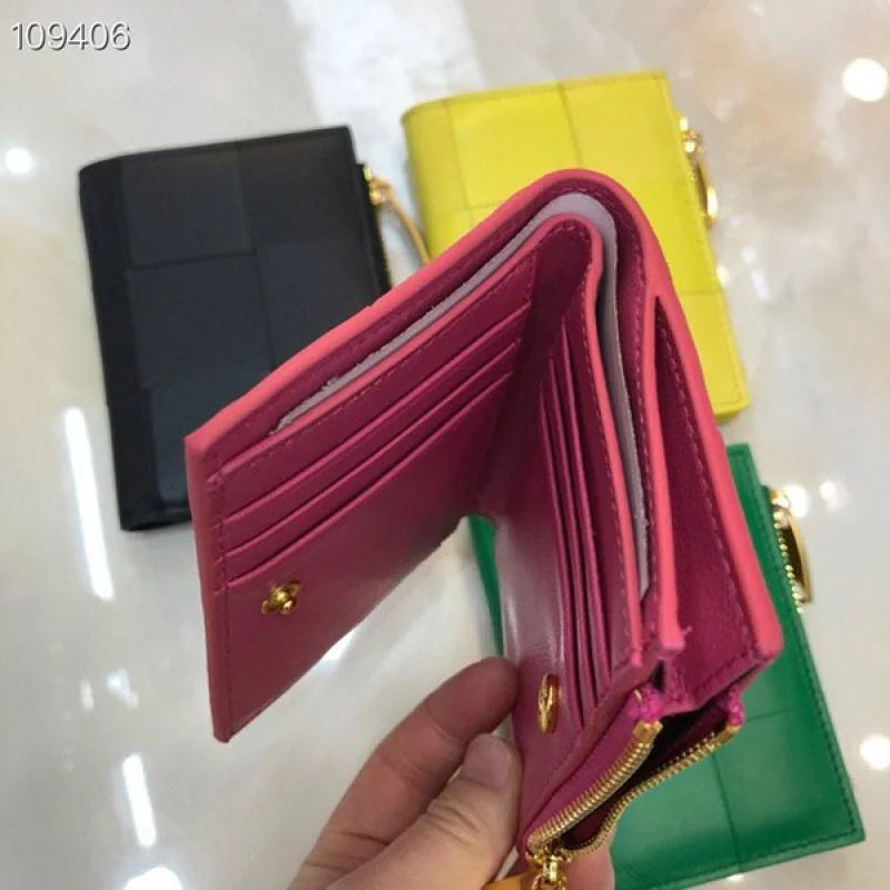 目を惹くカラーボッテガヴェネタ コピー 二つ折りファスナーウォレット box15703