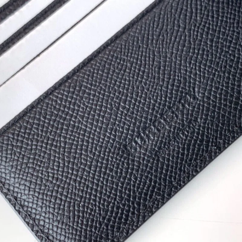 完売必至 バーバリー 2つ折り財布 コピー black 8017468