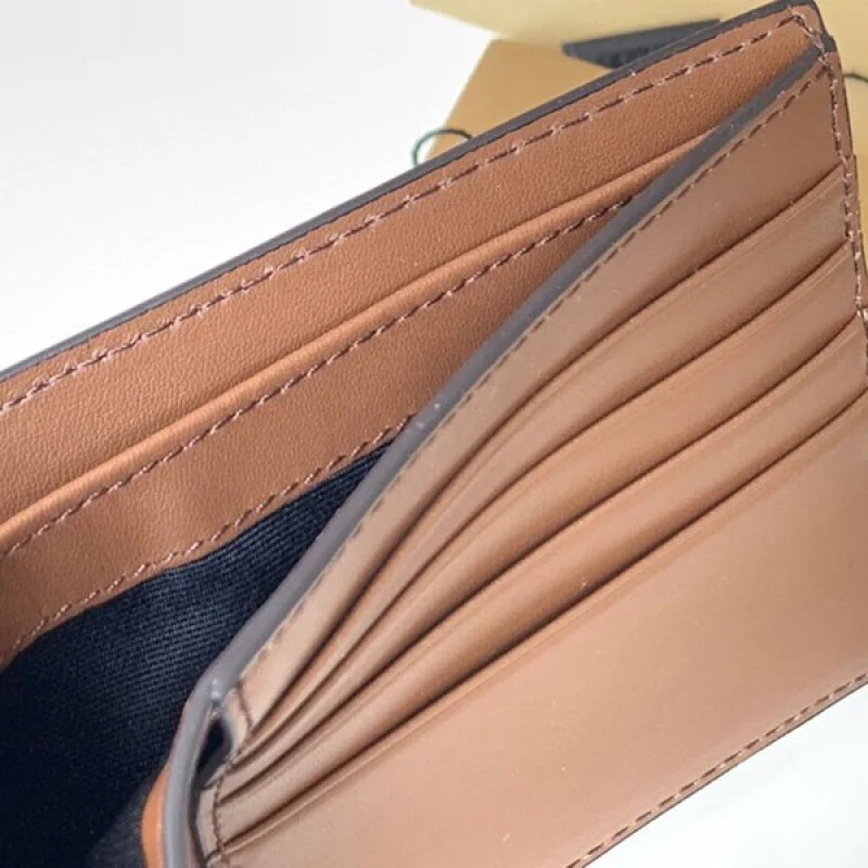 バーバリー 偽物 ロゴ レザー 折りたたみ財布 Bag06979