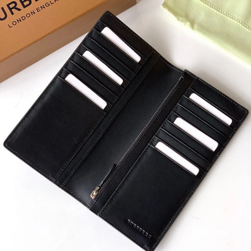 N級品 バーバリー 二つ折り長財布 コピー 小銭入れ付き Bah22113