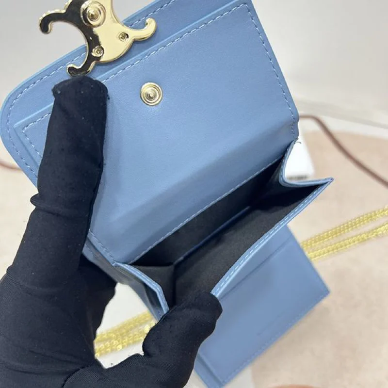 累積売上総額第１位！セリーヌ ラムスキンフラップウォレット ミニ財布 偽物 10D783BZG.38NO