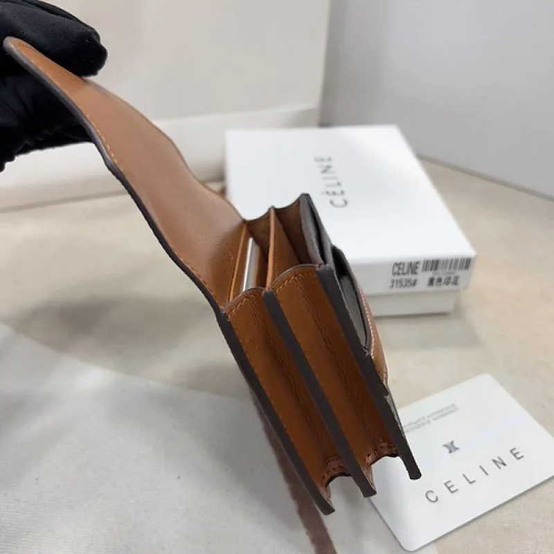 人気No1セリーヌ フラップ オリガミウォレット 財布 偽物 10D902BZ9.04LU