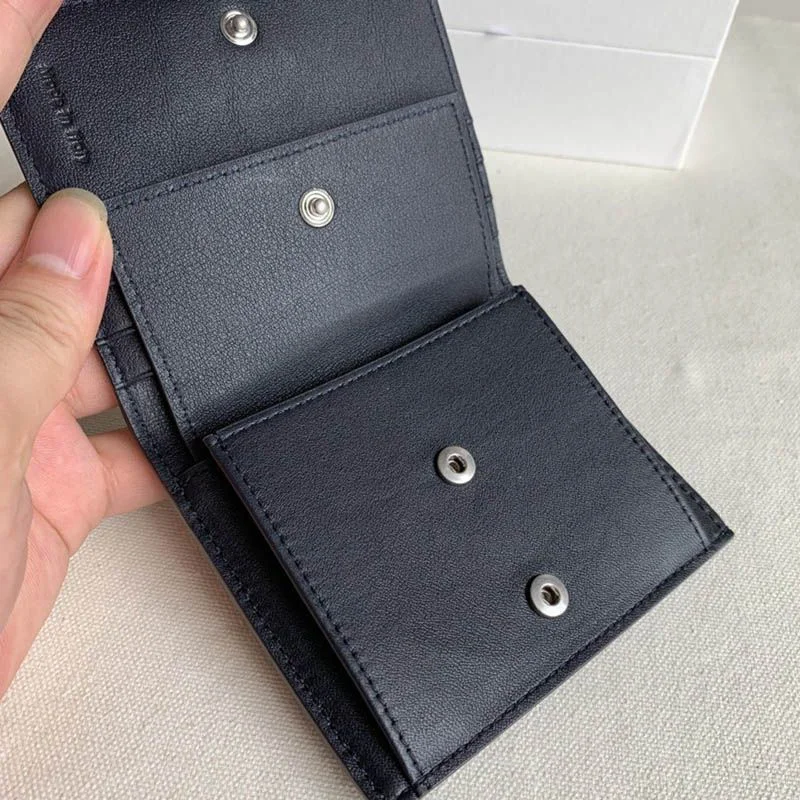 定番☆セリーヌ☆コンパクト 偽物 折りたたみ財布 Cec50957