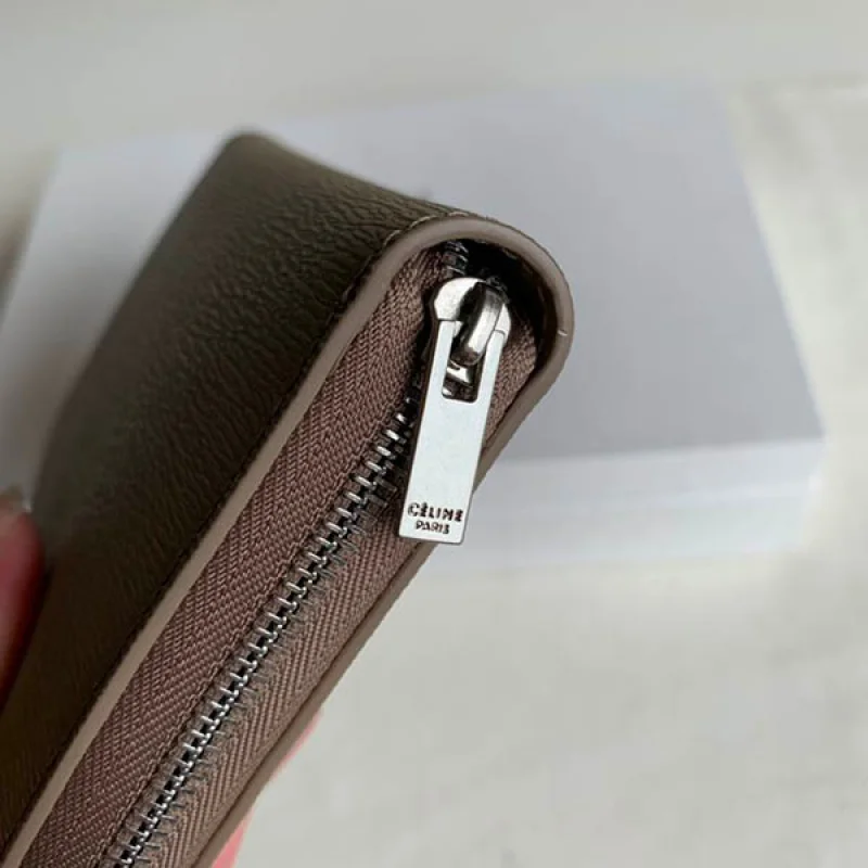N級品【セリーヌ】ラージ ジップドウォレット 長財布 偽物 Cee39397