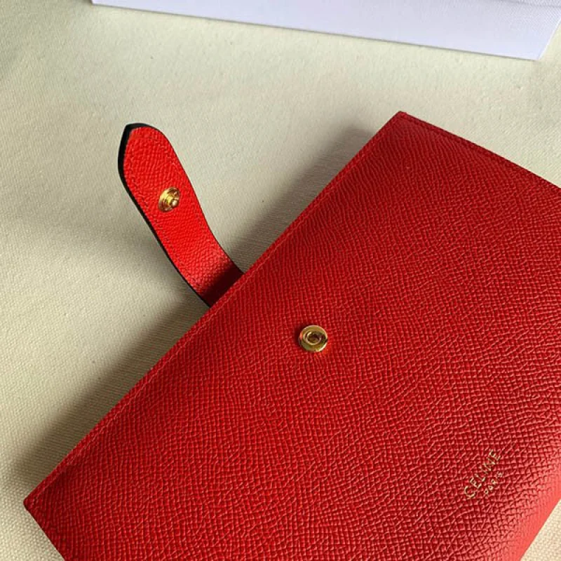 セリーヌ ラージ ストラップ 長財布 コピー Ced77666