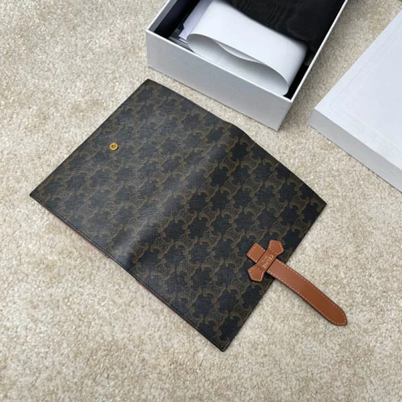 セリーヌ 偽物 トリオンフキャンバス ラージ ストラップ 長財布 Ceh27377