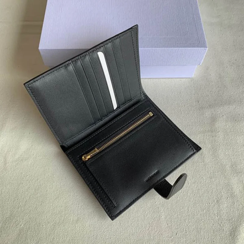 セリーヌ 偽物 ミディアムストラップウォレット 財布N級品 Ceo47189