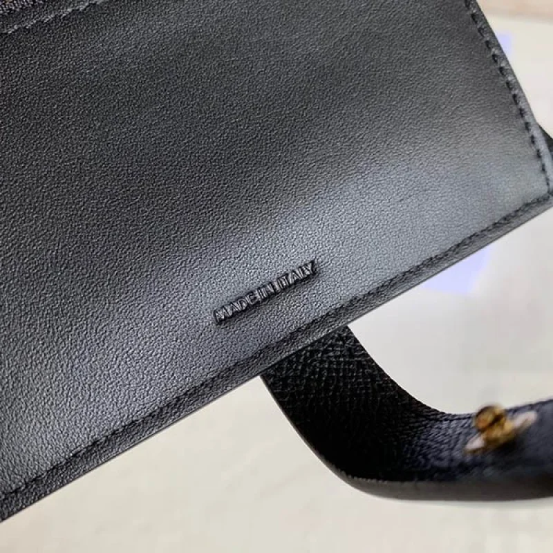 セリーヌ 偽物 ミディアムストラップウォレット 財布N級品 Ceo47189