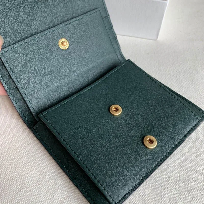 大人気！☆セリーヌ☆コンパクト 折りたたみ財布 偽物 Ceq59431