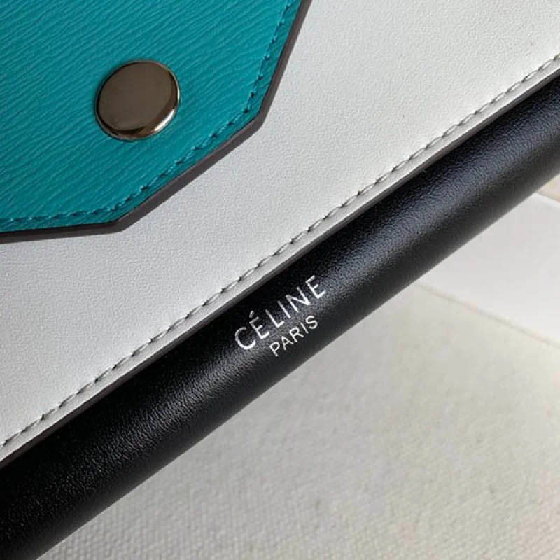 セリーヌ ポケット トライフォールド 財布 偽物 Cex42505