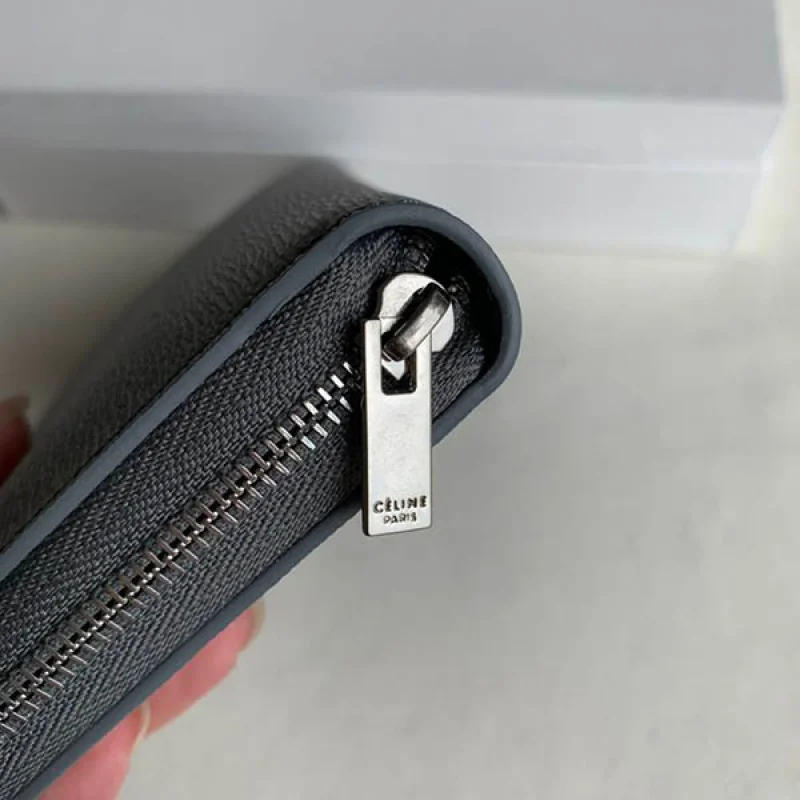 ◆すぐ届く◆【セリーヌ 偽物】ラージ ジップドウォレット 長財布 Cey24441