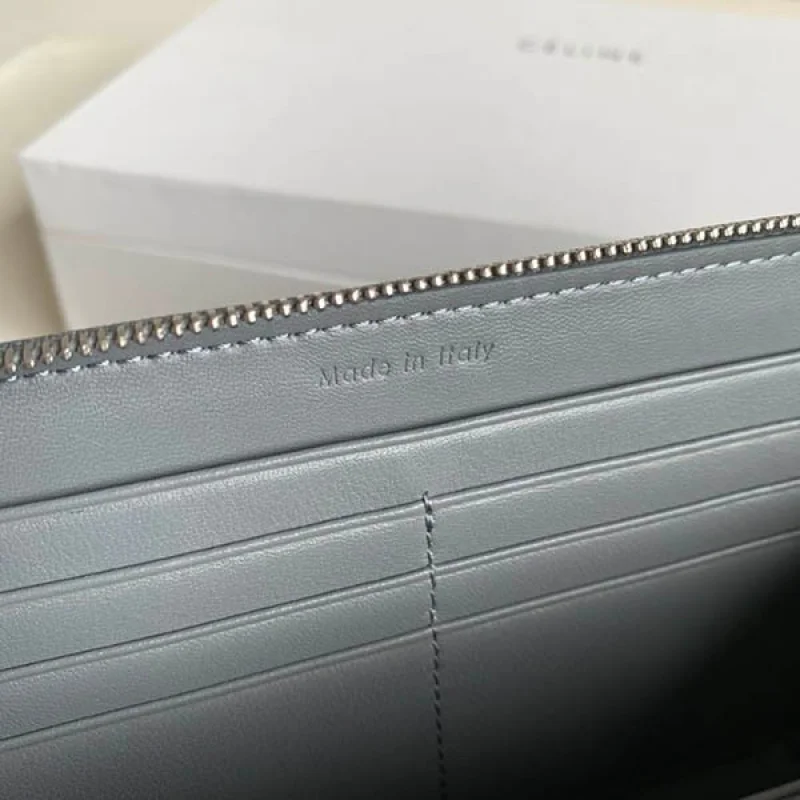 ◆すぐ届く◆【セリーヌ 偽物】ラージ ジップドウォレット 長財布 Cey24441