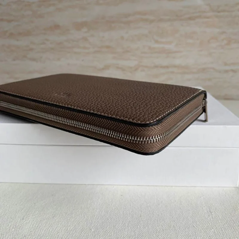 ◆すぐ届く◆セリーヌ ラージ ジップドウォレット 長財布 コピー Cey50198