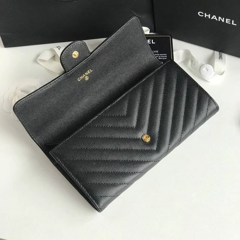 希少限定品 シャネル 二折りカブセ長財布 偽物キャビア 80758