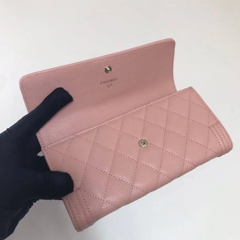 スーパーコピーシャネル キャビア 二折りカブセ長財布 ボーイ シャネル shp94773