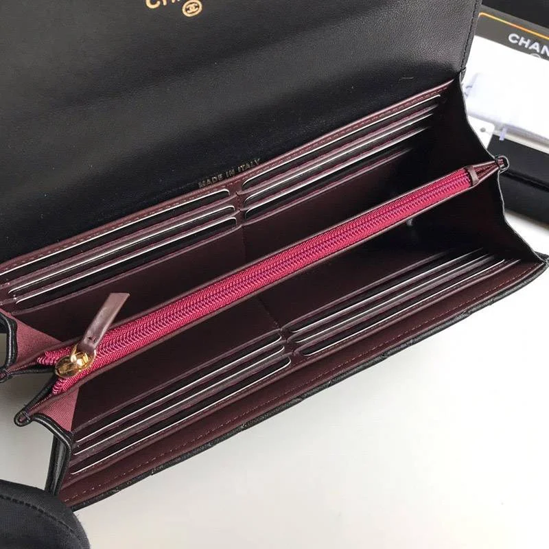 大人気!シャネル 二折りカブセ長財布 マトラッセ コピー shw23204