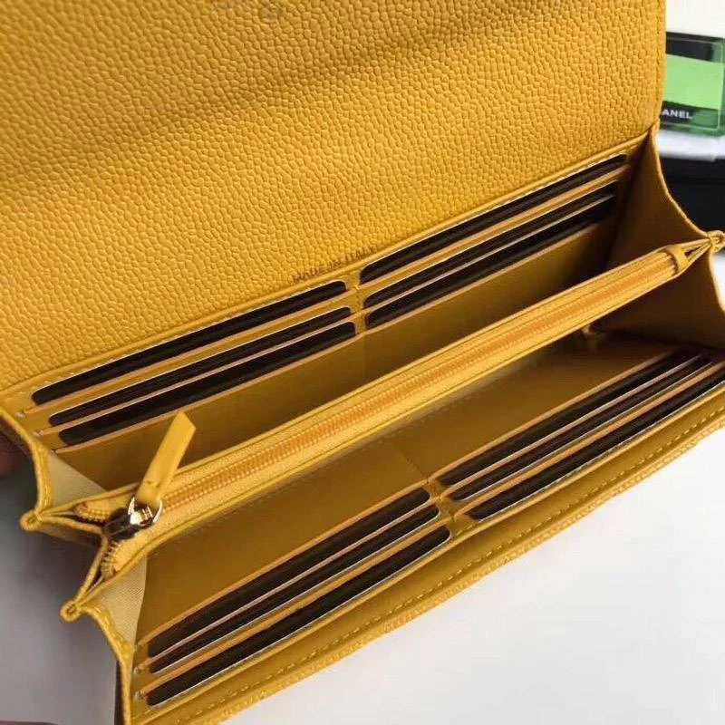 定番人気 シャネル 二折りカブセ長財布 コピー キャビア shb09378