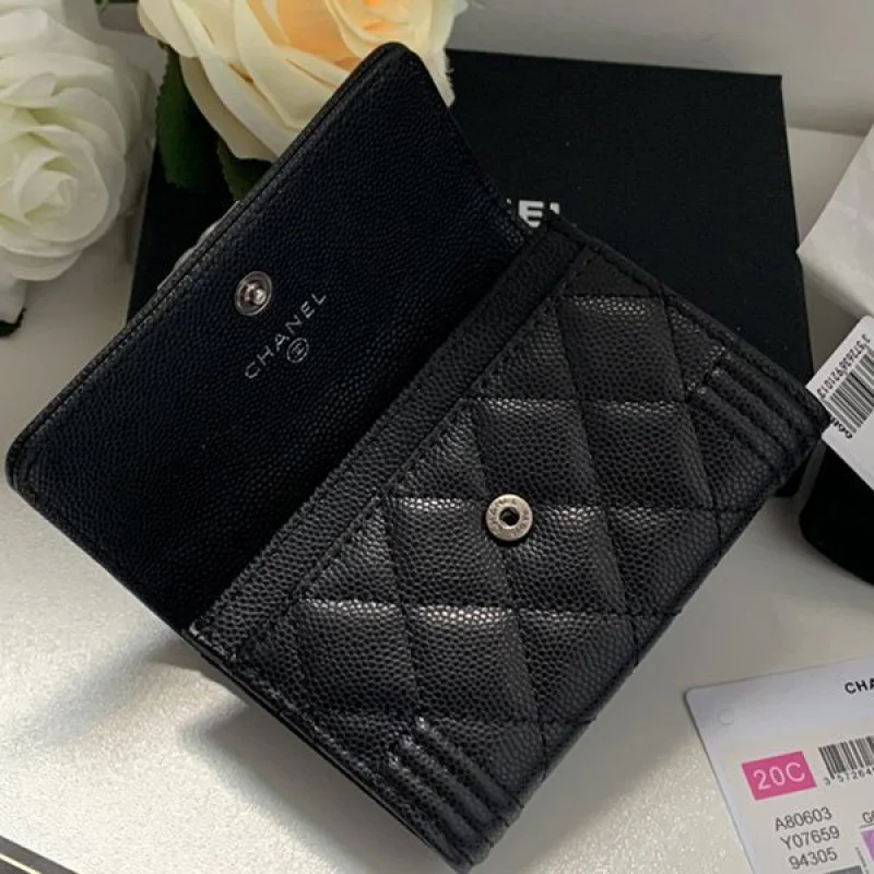 世界中で大人気♪シャネル キャビアスキン 偽物 カードケース 財布 shd48372